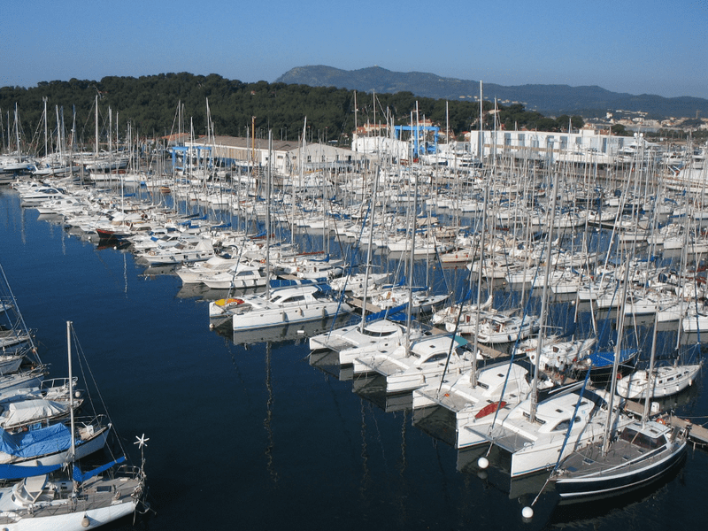 How to Choose a Yacht Charter Base