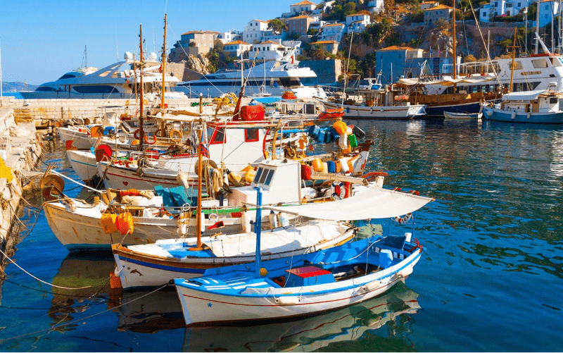 How to Choose a Yacht Charter Base
