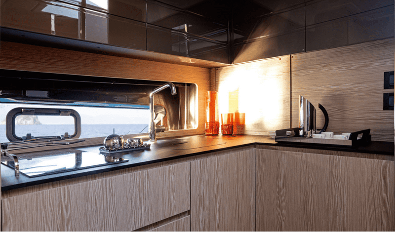 Critique de l'Azimut Atlantis 45