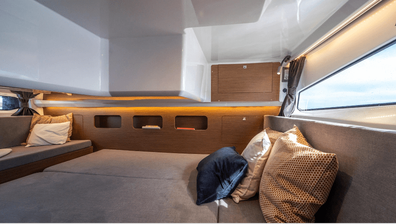 Beneteau Antares 11 Fly Review