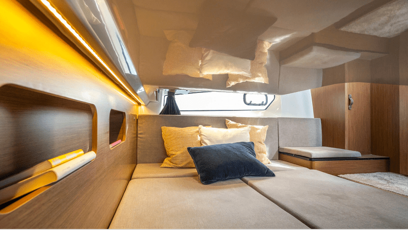 Beneteau Antares 11 Fly Review