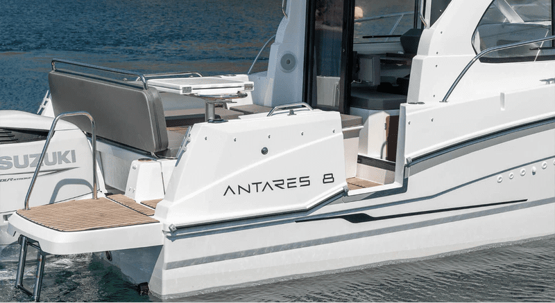 Review Beneteau Antares 8
