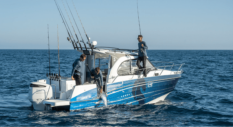 Review Beneteau Antares 8