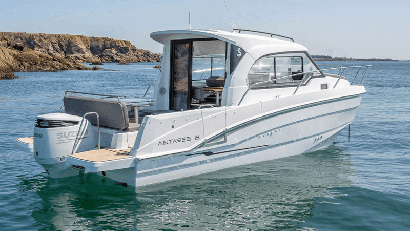 Review Beneteau Antares 8