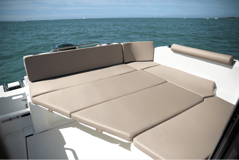 Review Beneteau Antares 8