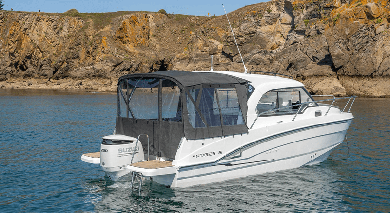 Review Beneteau Antares 8