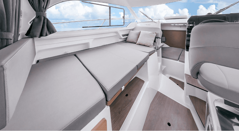 Review Beneteau Antares 8