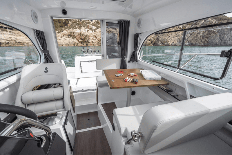 Review Beneteau Antares 8