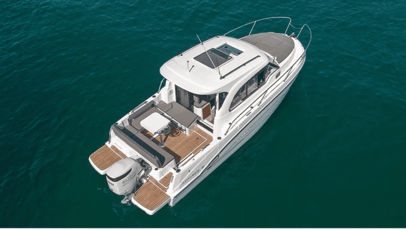 Review Beneteau Antares 8
