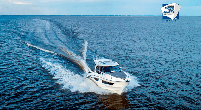 Review Beneteau Antares 9
