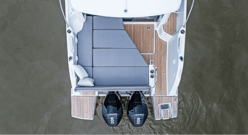 Review Beneteau Antares 9