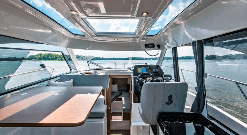 Review Beneteau Antares 9