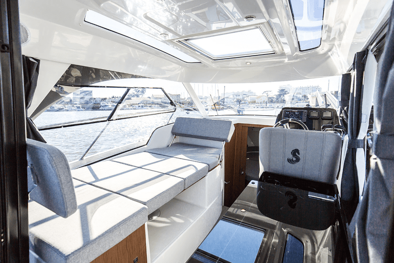 Review Beneteau Antares 9