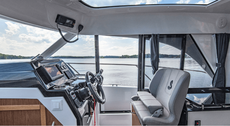 Review Beneteau Antares 9