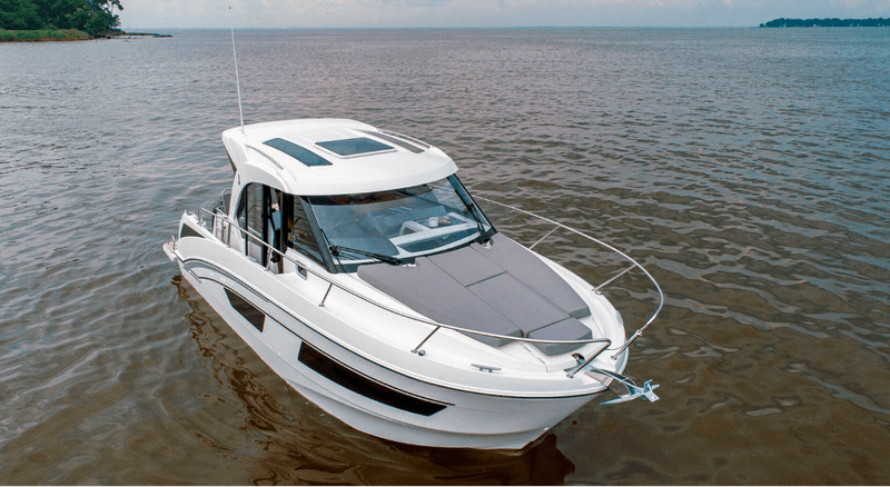 Review Beneteau Antares 9