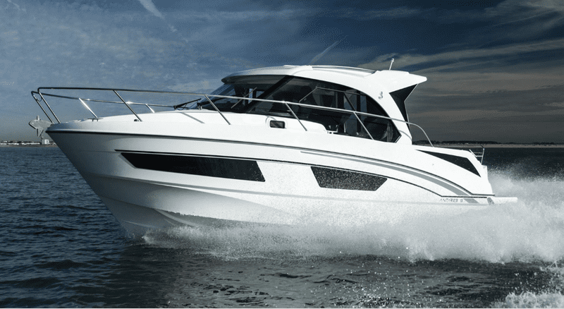 Review Beneteau Antares 9