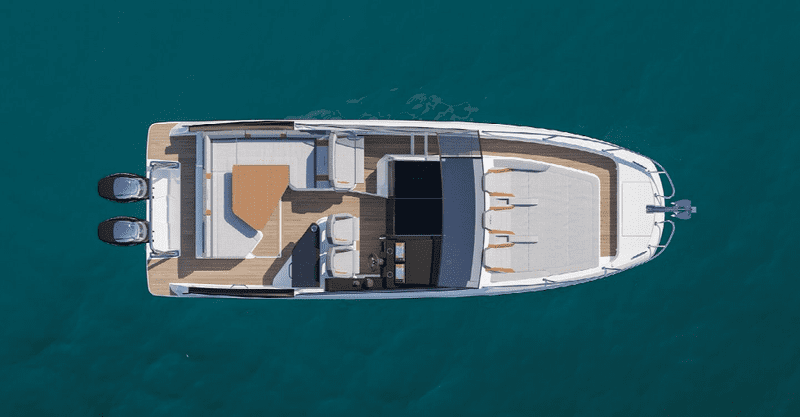 Revue Beneteau Flyer 10