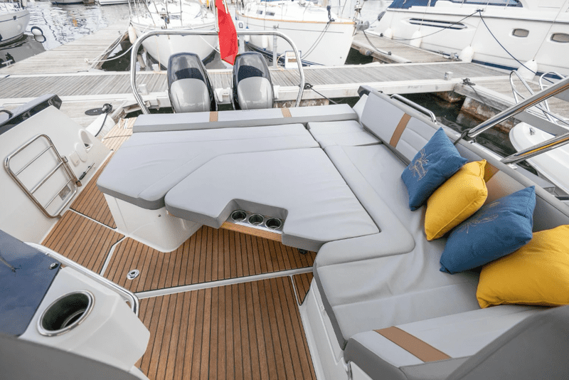 Revue Beneteau Flyer 10