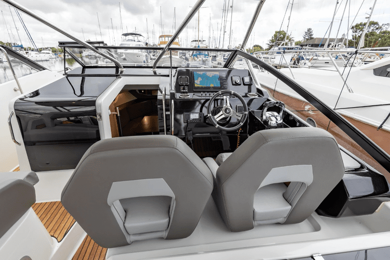 Revue Beneteau Flyer 10