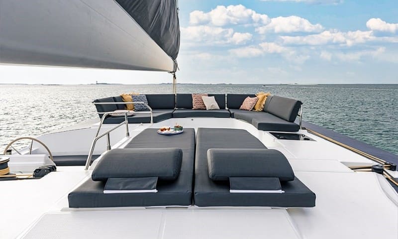 Revue du Fountaine Pajot Aura 51