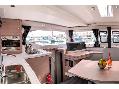 Lucia 40 "Merengue" (2020 / 4 cabins)