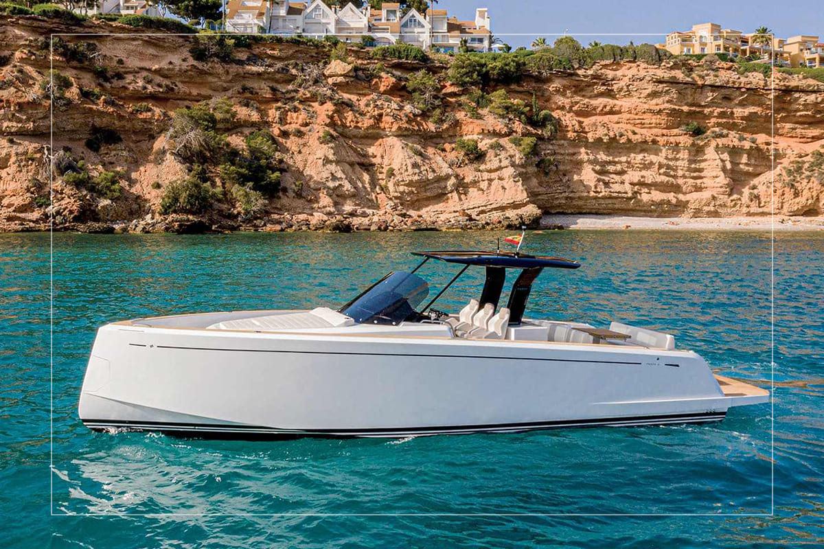 Review of Pardo 38 - an 11-meter powerful and elegant motor yacht