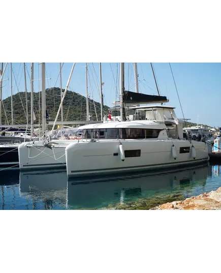 Lagoon 42 (2017 / 3 cabins) for Sale