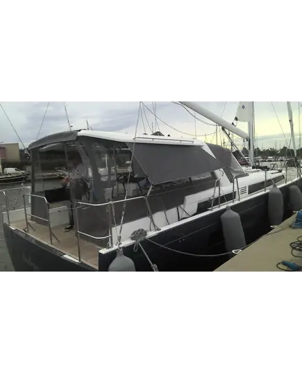 Sun shade on soft top OCEANIS YACHT 60 (2022)