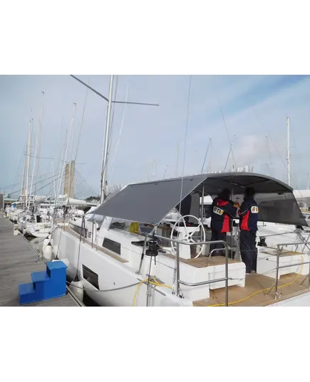 Sunside panels on biminitop OCEANIS YACHT 54 (2019)