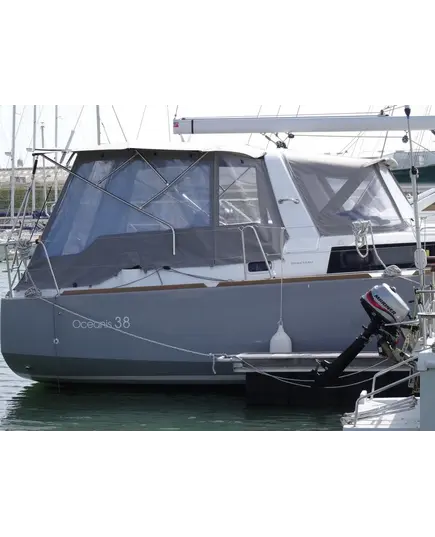 Cockpit enclosure on acrh - OCEANIS 38.1 (2017)