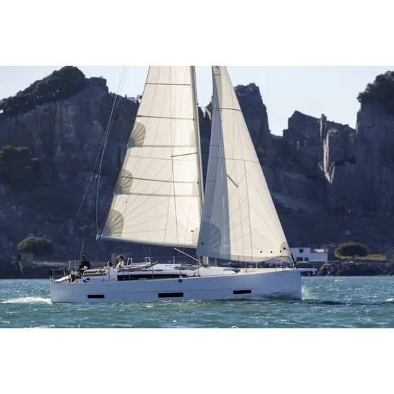Dufour 390