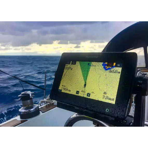 AXIOM 7 Touch with integrated Sonar and DownVision and CPT-100 DVS Transducer, 5 image AXIOM 7 Touch with integrated Sonar and DownVision and CPT-100 DVS Transducer, 5 image
