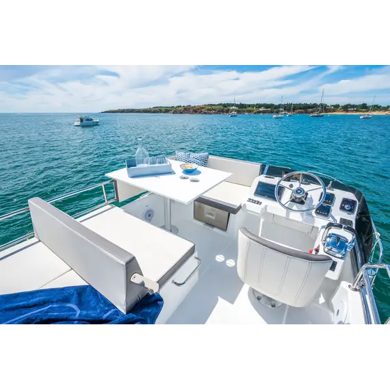 Beneteau Antares 11 Fly, 12 image Beneteau Antares 11 Fly, 12 image