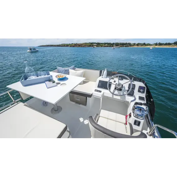 Beneteau Antares 11 Fly, 13 image Beneteau Antares 11 Fly, 13 image