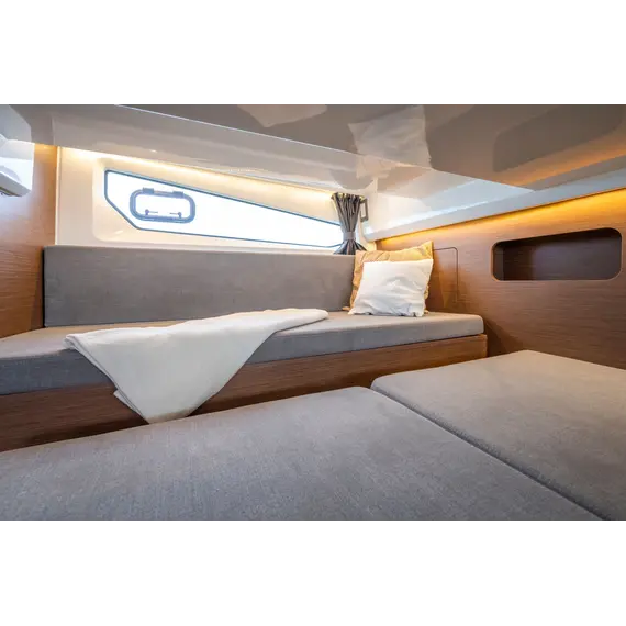Beneteau Antares 11 Fly, 29 image Beneteau Antares 11 Fly, 29 image