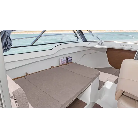 Beneteau Antares 7, 11 image Beneteau Antares 7, 11 image