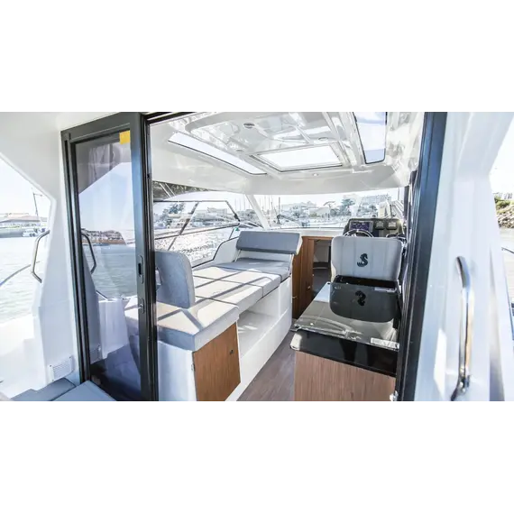 Beneteau Antares 9, 13 image Beneteau Antares 9, 13 image