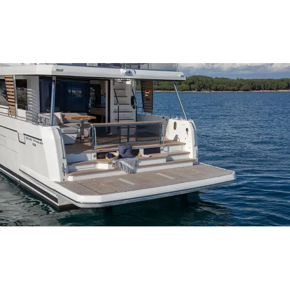 Beneteau Grand Trawler 62, 6 image Beneteau Grand Trawler 62, 6 image