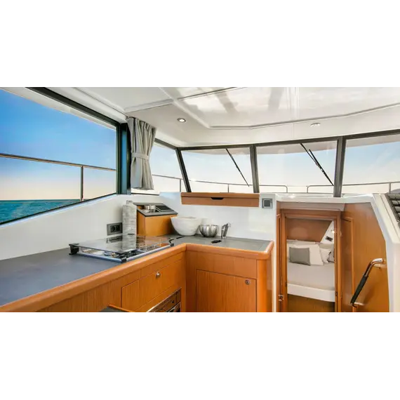 Beneteau Swift Trawler 35, 8 image Beneteau Swift Trawler 35, 8 image