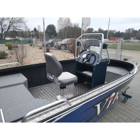 Boat Viking 390, 15 image Boat Viking 390, 15 image
