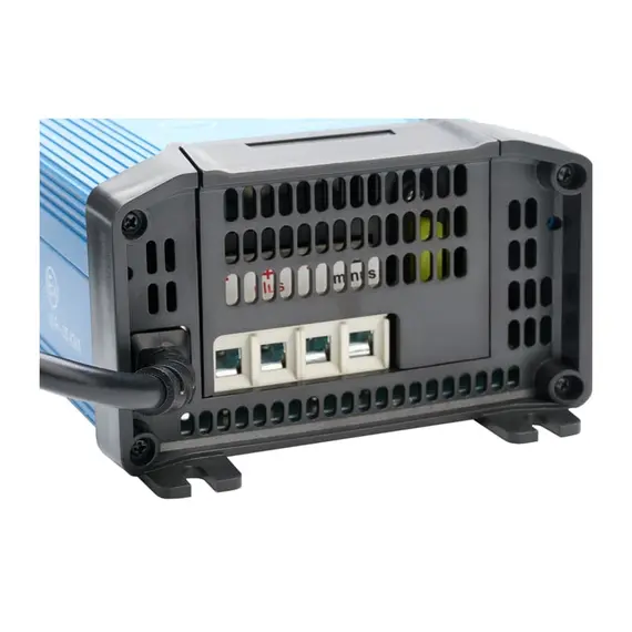 Blue Smart IP22 Charger 12/30 (3), 2 image Blue Smart IP22 Charger 12/30 (3), 2 image