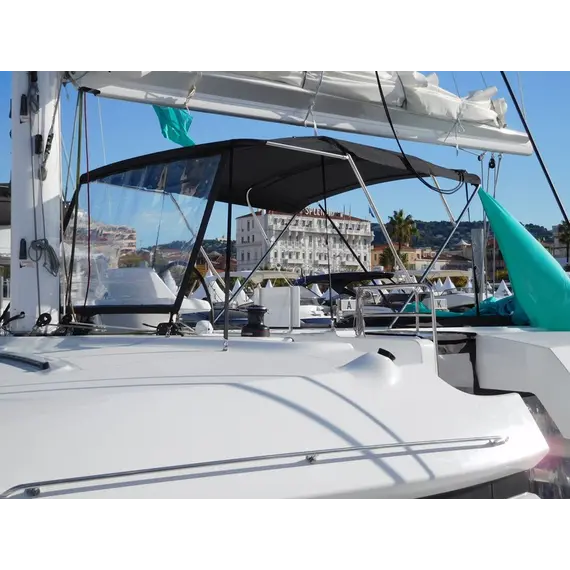 Helm station cabriolet - LAGOON 51 (2022)