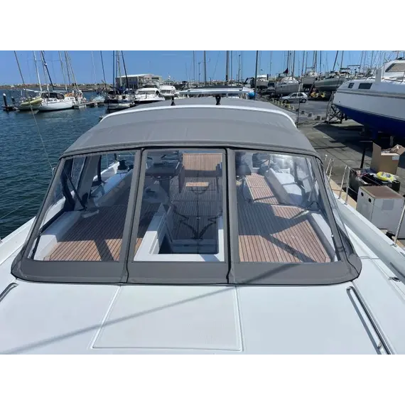 Grand capot de descente - OCEANIS YACHT 60 (2022)