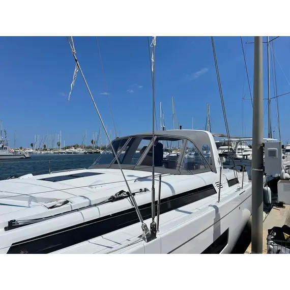 Large sprayhood - OCEANIS YACHT 60 (2022), 2 image Large sprayhood - OCEANIS YACHT 60 (2022), 2 image