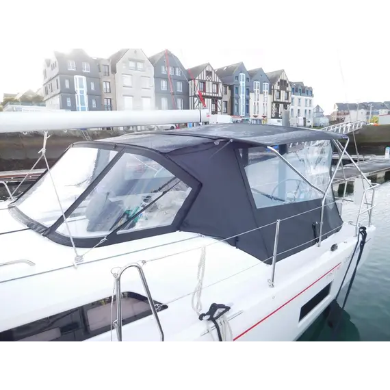 Panneau latéral sur biminitop OCEANIS 40.1 (2020)