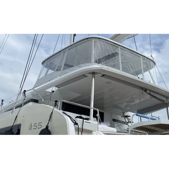 Panneaux latéraux sur le hardtop LAGOON 55 (2021)