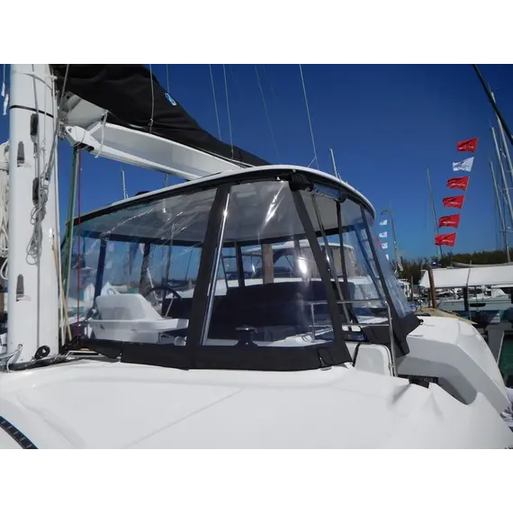 Panneau latéral sur le hardtop LAGOON 51 (2022)