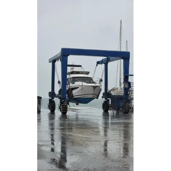 Regal 42 Fly (2021 / 2 cabins), 10 image Regal 42 Fly (2021 / 2 cabins), 10 image