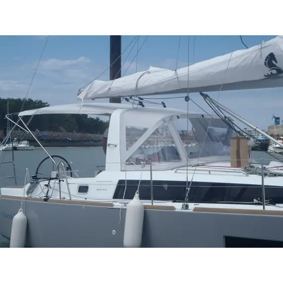 NV standard biminitop - OCEANIS 38.1 (2017)