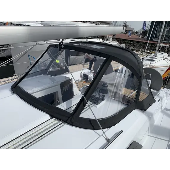 Grand capot de descente 2 arceaux - OCEANIS 34.1 (2022)